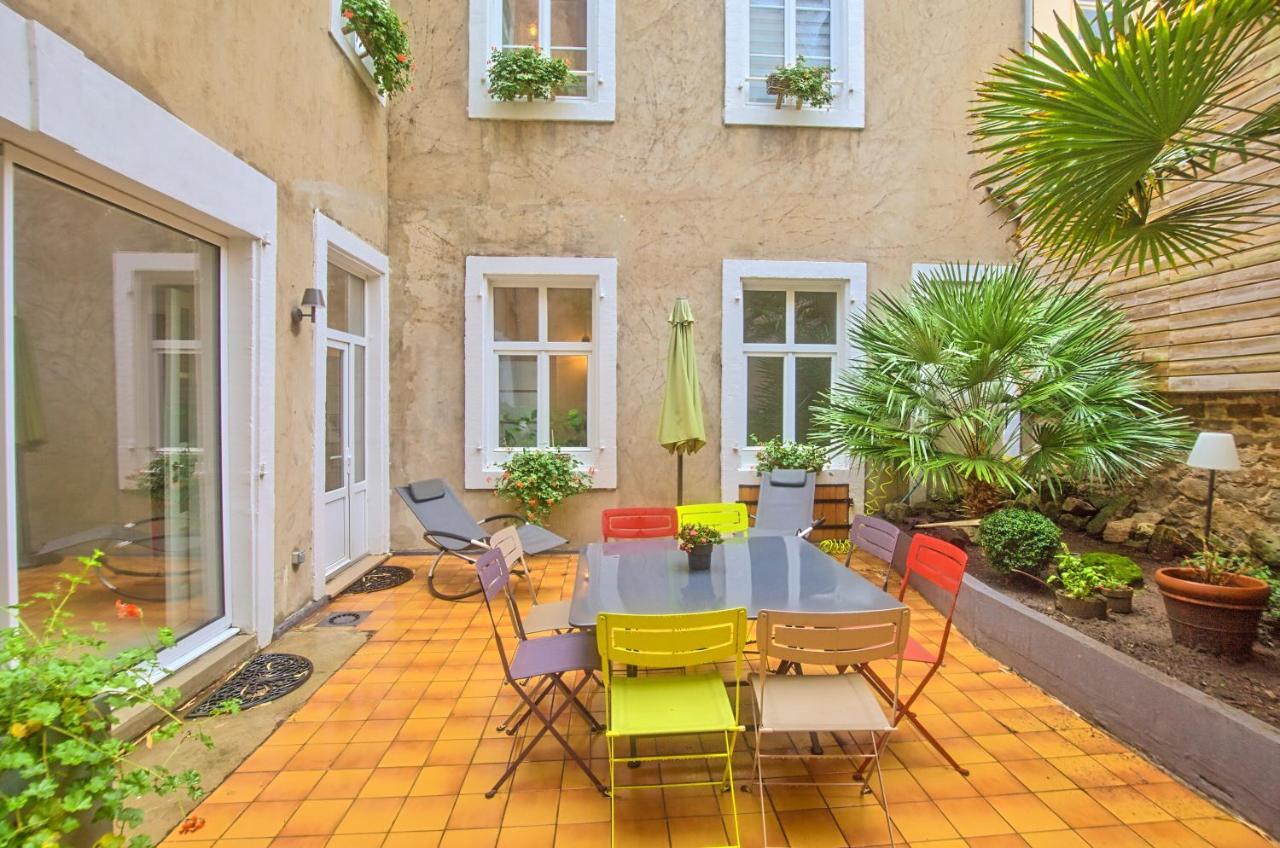 Bed & Breakfast -- La Main A La Pate --